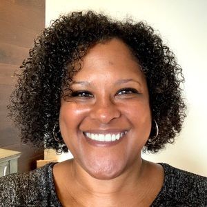 Meet your Posher, Raquel